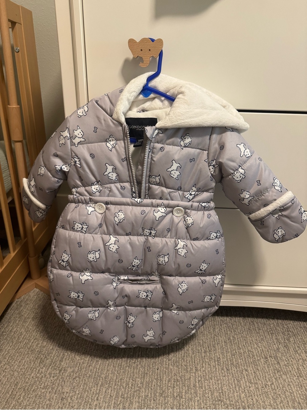 London Fog Baby Beige and White Puffer Snowsuit with Dog Print 0-6M